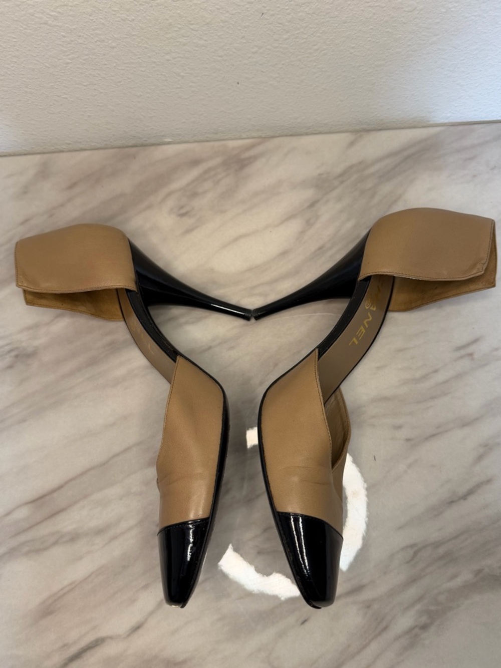 Chanel classic color– Beige/Black Leather – Size 38 - Picture 4 of 9